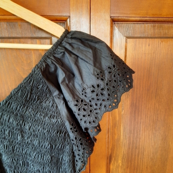 🛍 NWT GAP Flutter Sleeve Eyelet Mini Dress black smocked top size large petite - Picture 6 of 16